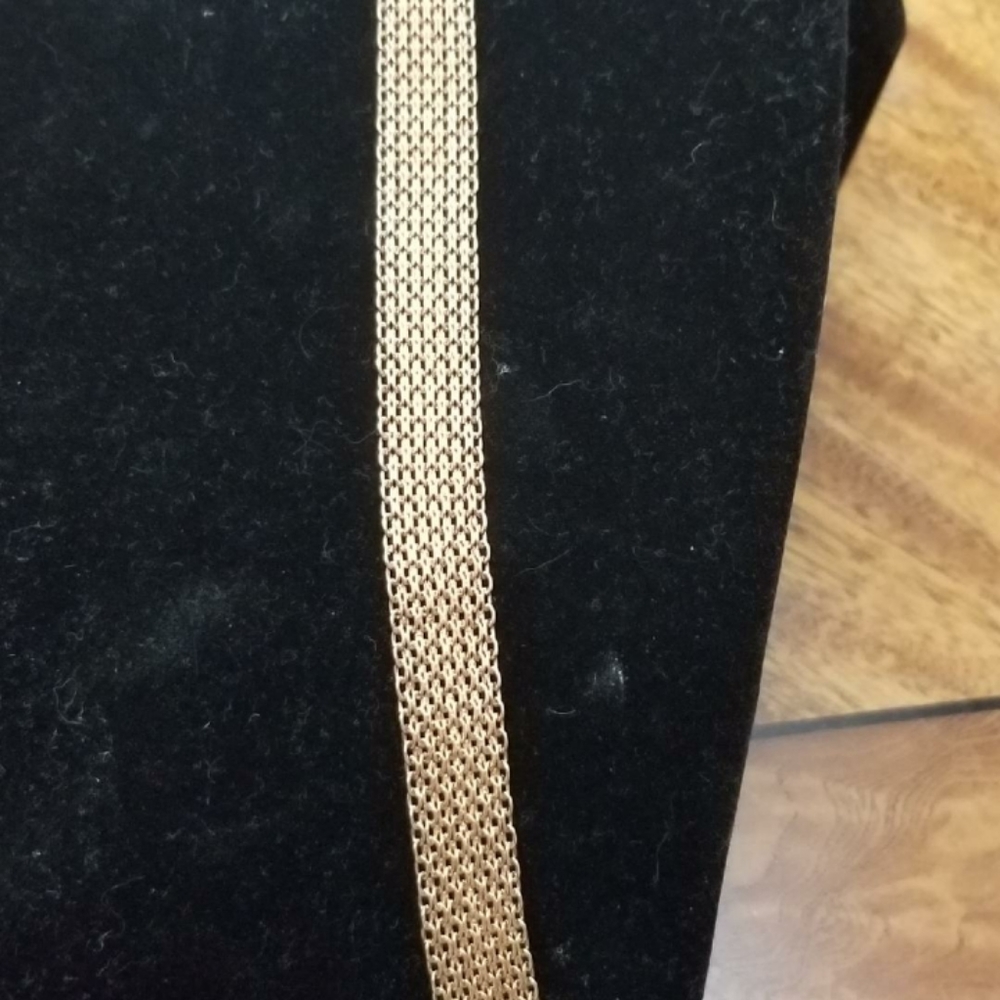 18k gold bracelet.
